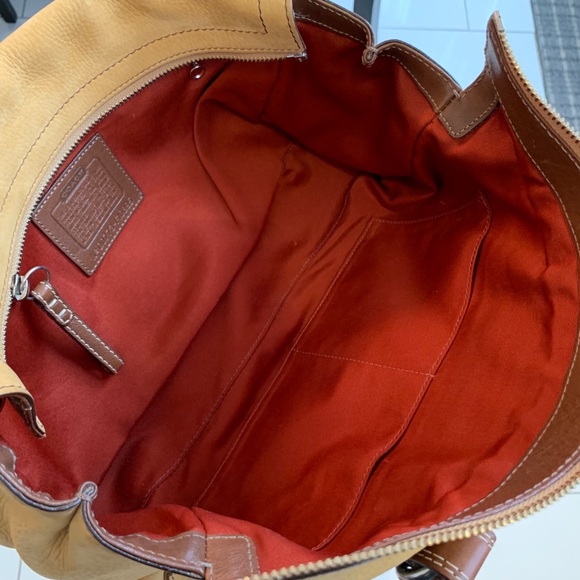 Coach Shoulder Bag - Picture 3 of 4